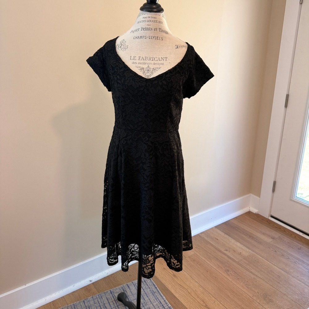 Torrid Women's Black With Hint of Gold Fit and Flare Midi Dress Size 0‎